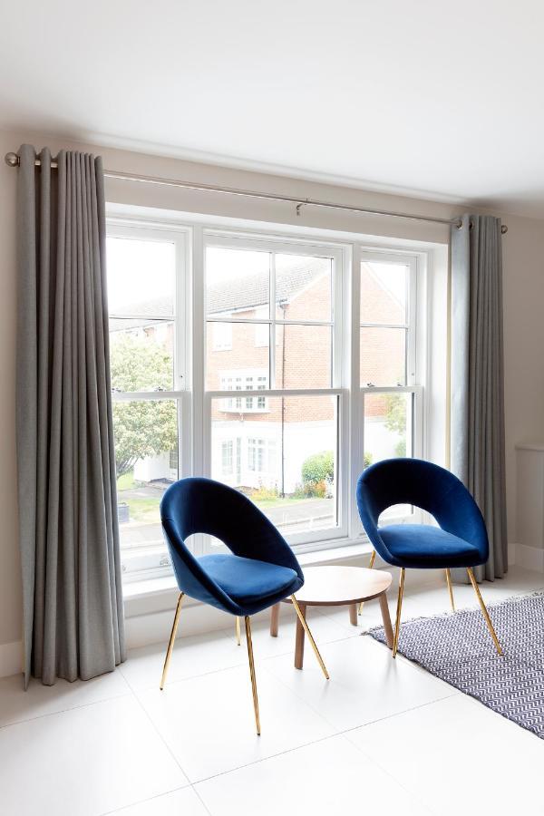 Immaculate Central Windsor Town House With Parking Exterior foto